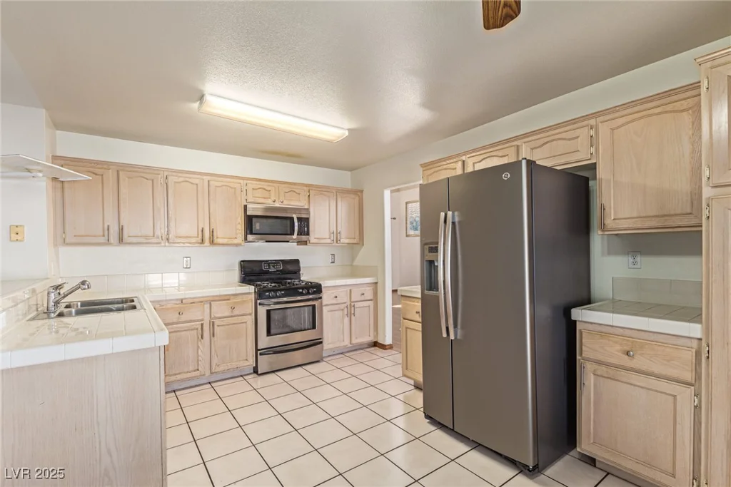 1877 Cane Hill, Las Vegas, NV 89142