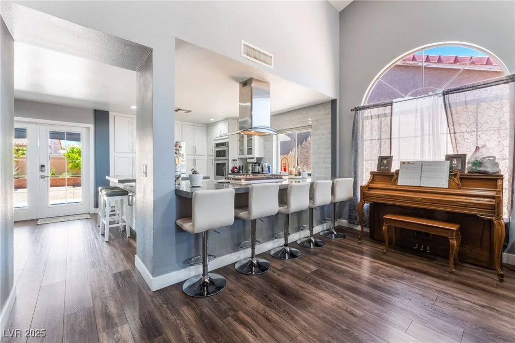 6311 American Beauty, Las Vegas, NV 89142