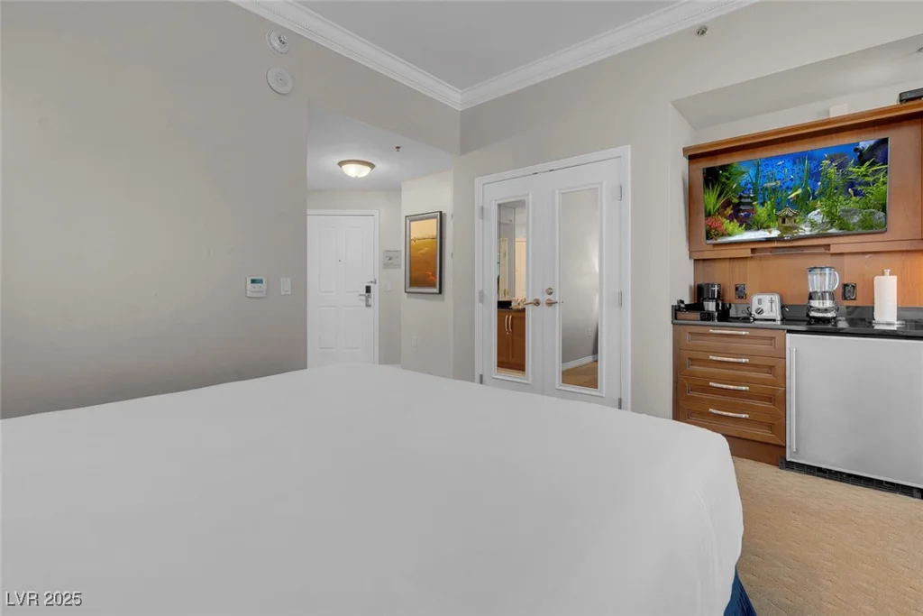 135 Harmon, Las Vegas, NV 89109