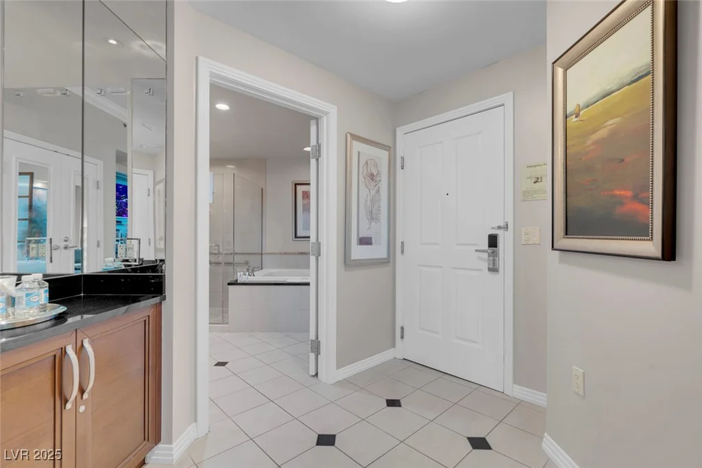 135 Harmon, Las Vegas, NV 89109