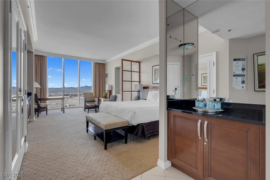 135 Harmon, Las Vegas, NV 89109
