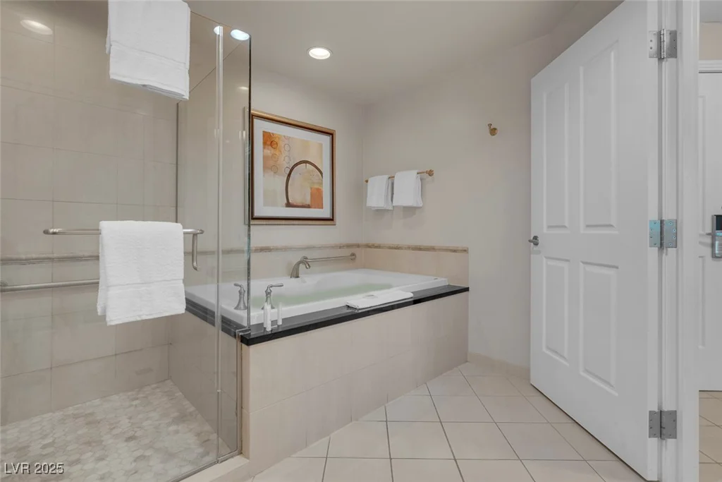 135 Harmon, Las Vegas, NV 89109