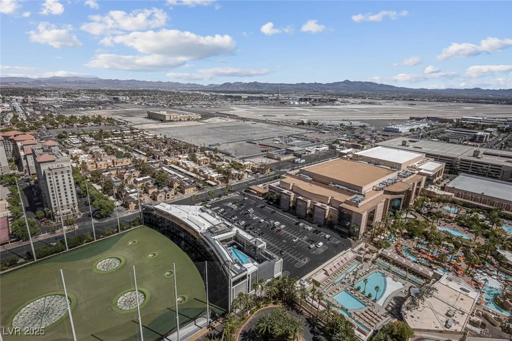 135 Harmon, Las Vegas, NV 89109