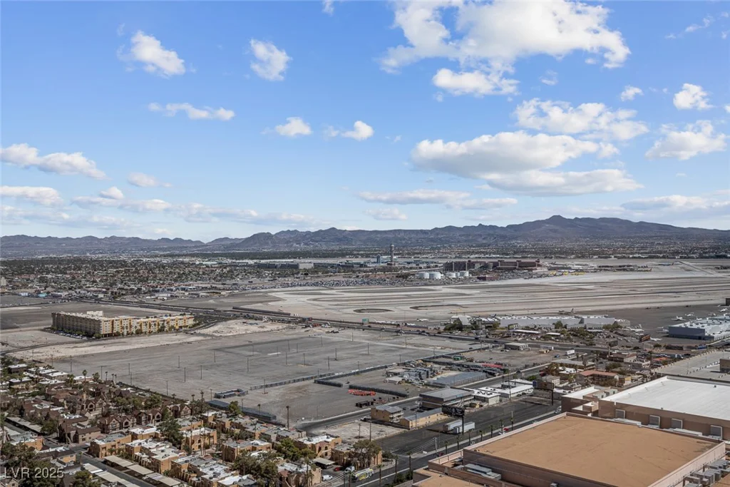 135 Harmon, Las Vegas, NV 89109