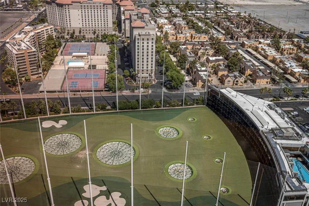 135 Harmon, Las Vegas, NV 89109