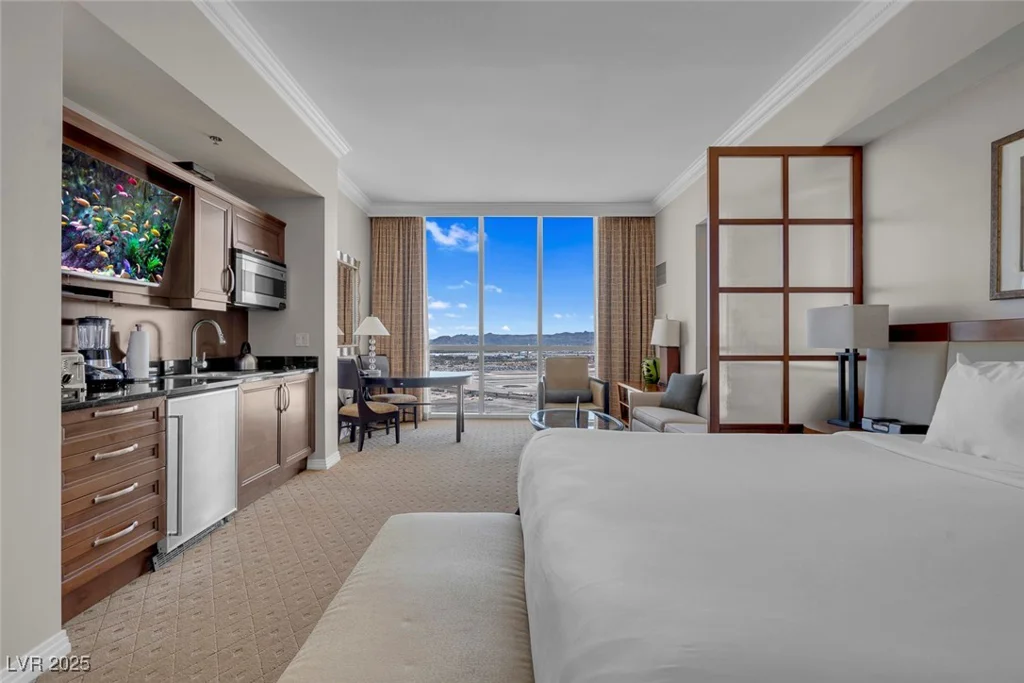 135 Harmon, Las Vegas, NV 89109