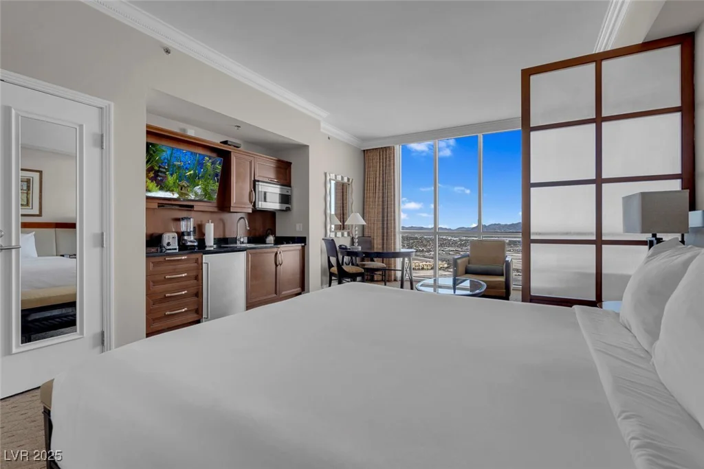 135 Harmon, Las Vegas, NV 89109
