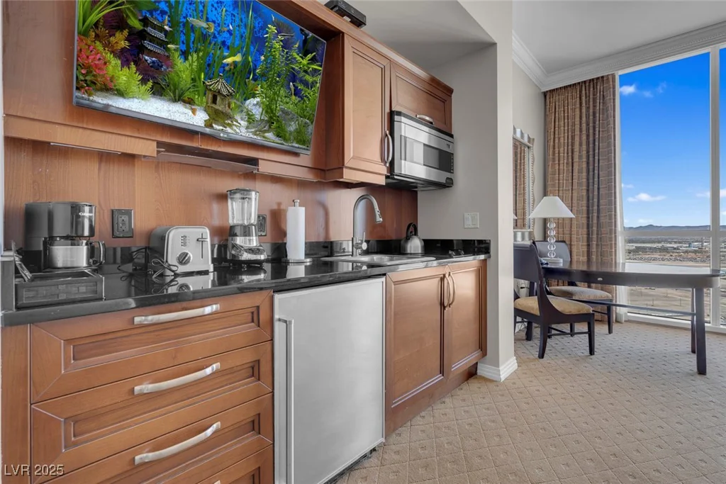 135 Harmon, Las Vegas, NV 89109