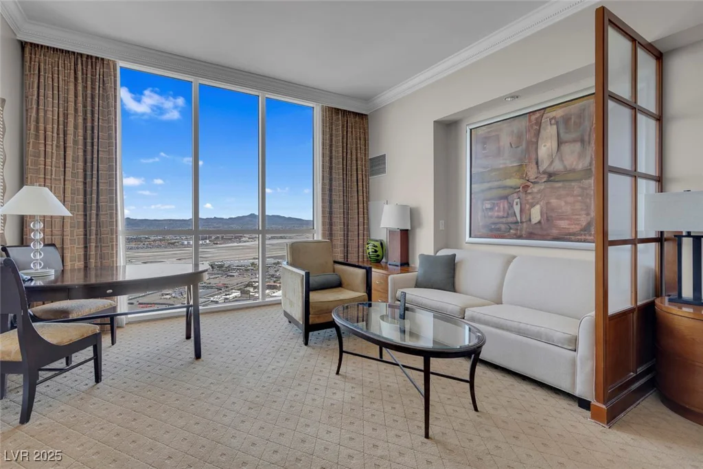 135 Harmon, Las Vegas, NV 89109