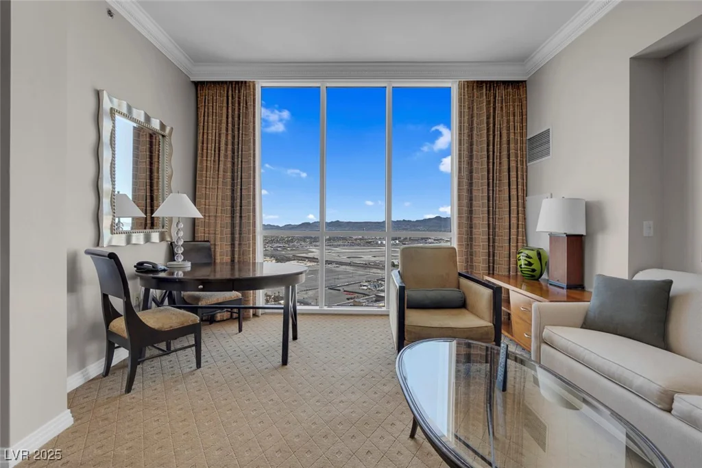 135 Harmon, Las Vegas, NV 89109