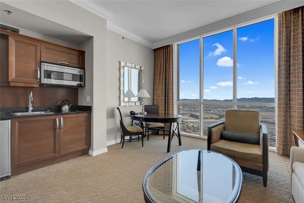 135 Harmon, Las Vegas, NV 89109