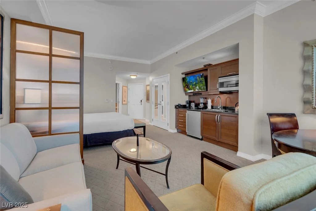 135 Harmon, Las Vegas, NV 89109