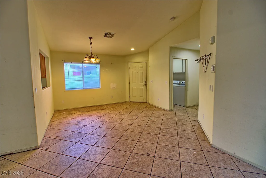 6670 Cinnabar Coast, North Las Vegas, NV 89084