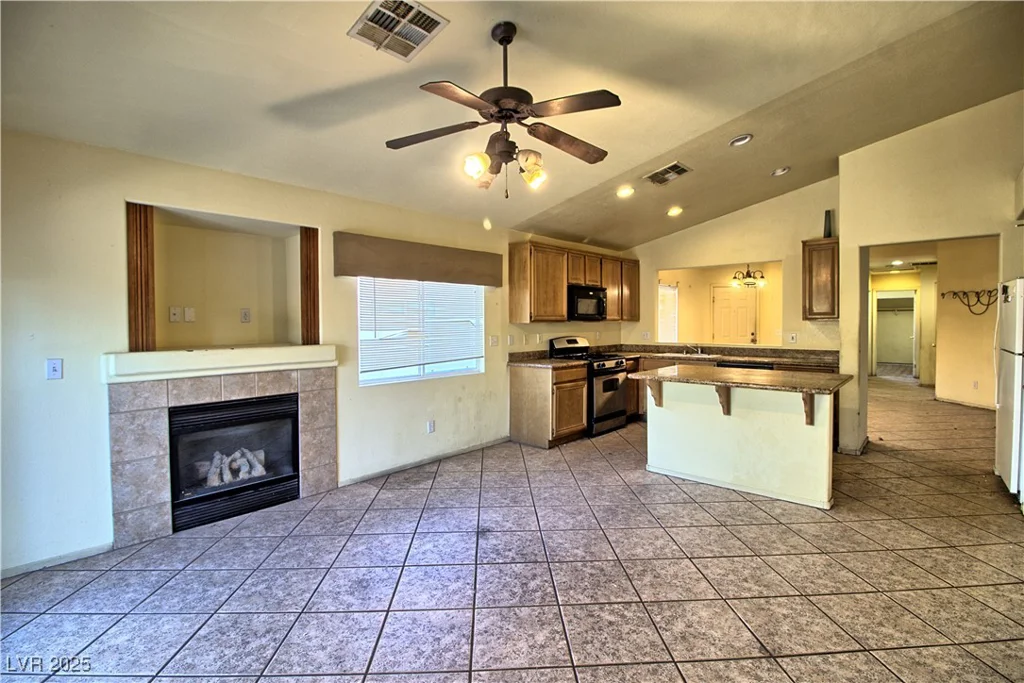 6670 Cinnabar Coast, North Las Vegas, NV 89084