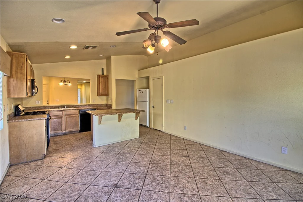 6670 Cinnabar Coast, North Las Vegas, NV 89084