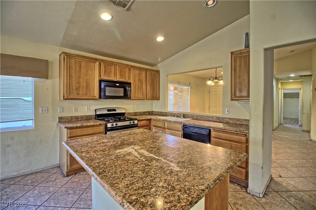 6670 Cinnabar Coast, North Las Vegas, NV 89084