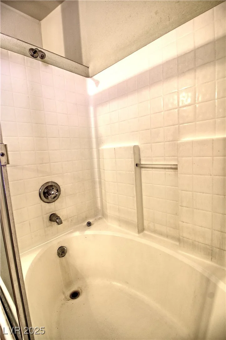 6670 Cinnabar Coast, North Las Vegas, NV 89084