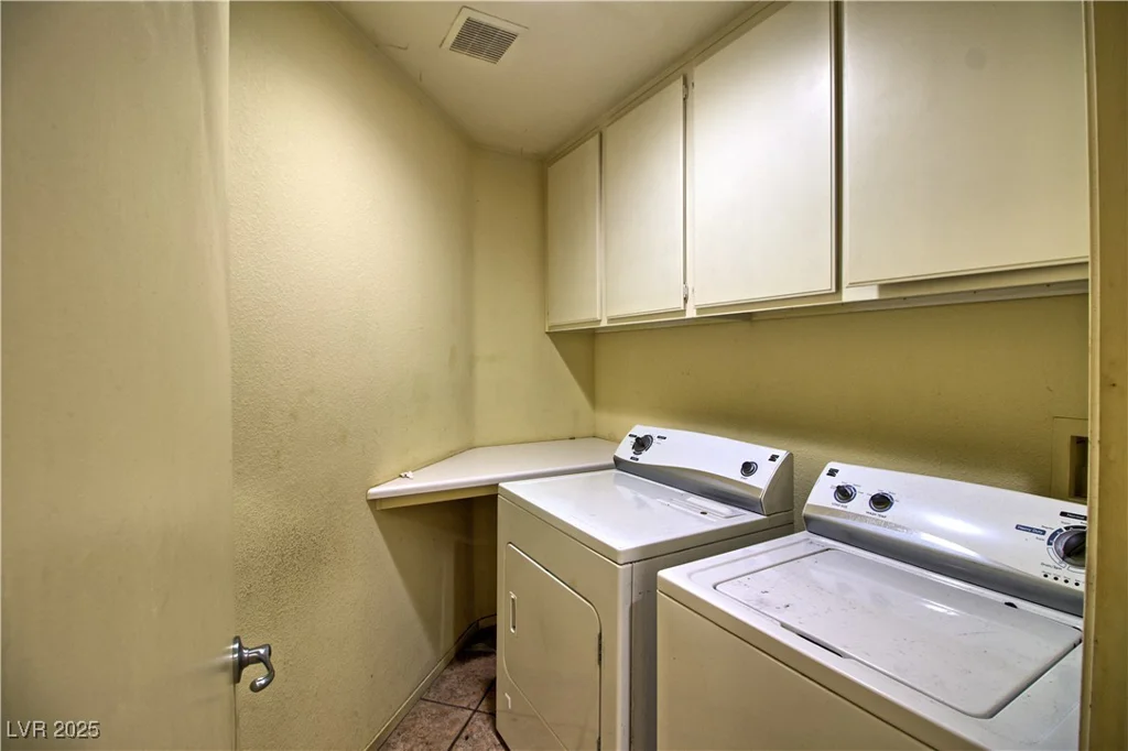 6670 Cinnabar Coast, North Las Vegas, NV 89084