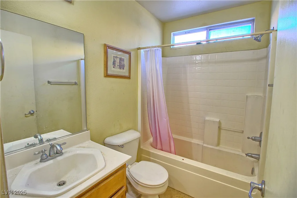 6670 Cinnabar Coast, North Las Vegas, NV 89084