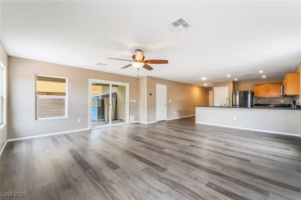 3855 Park Field, Las Vegas, NV 89120