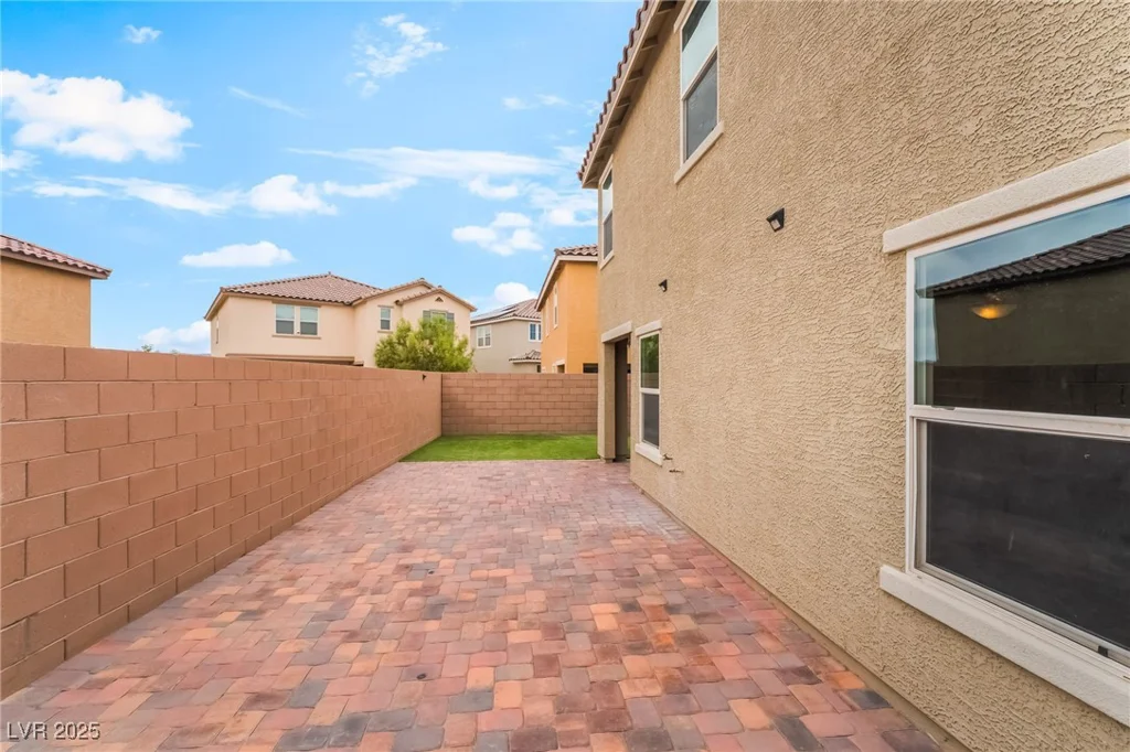 3855 Park Field, Las Vegas, NV 89120