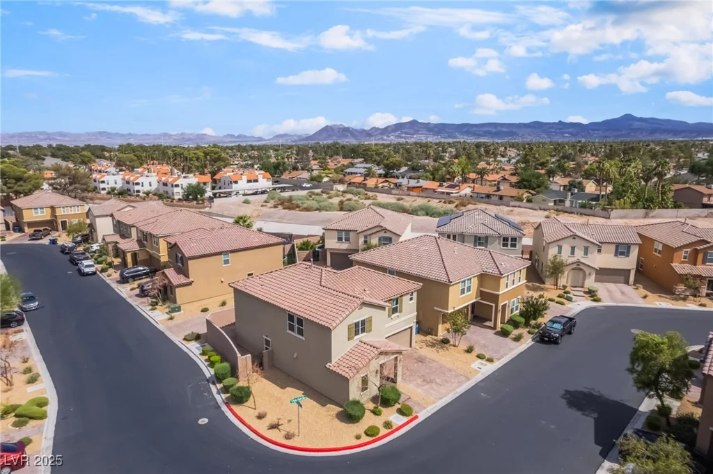 3855 Park Field, Las Vegas, NV 89120