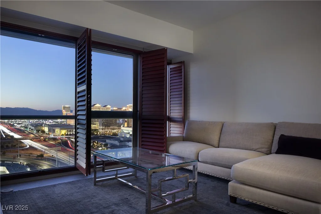 4471 Dean Martin, Las Vegas, NV 89103