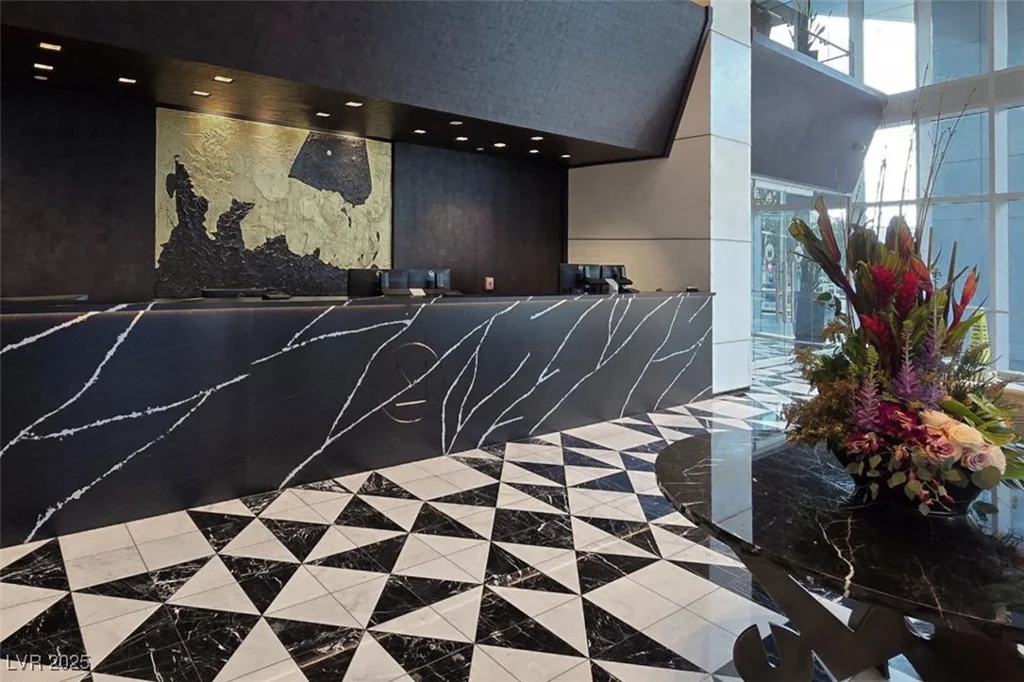4471 Dean Martin, Las Vegas, NV 89103