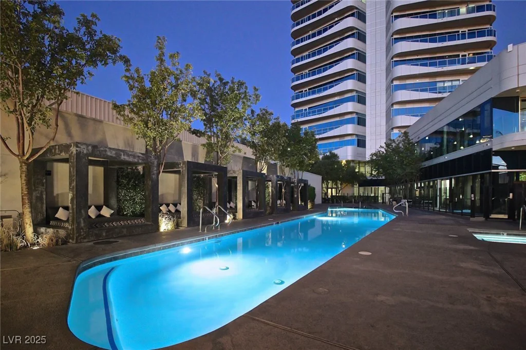 4471 Dean Martin, Las Vegas, NV 89103