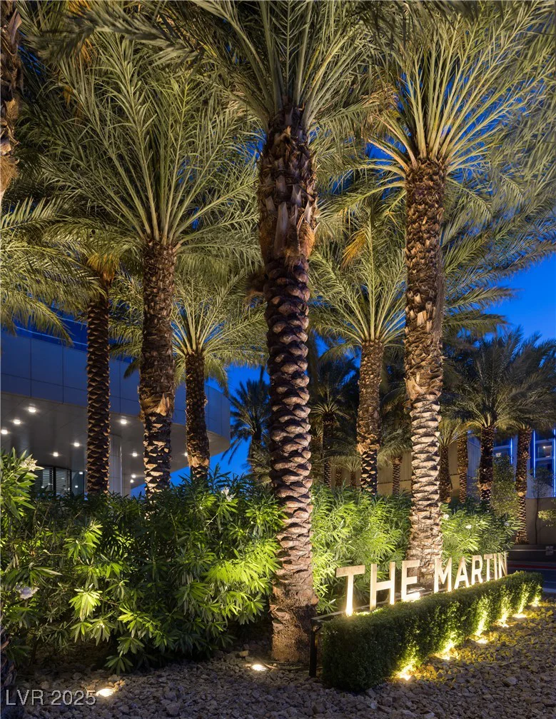 4471 Dean Martin, Las Vegas, NV 89103