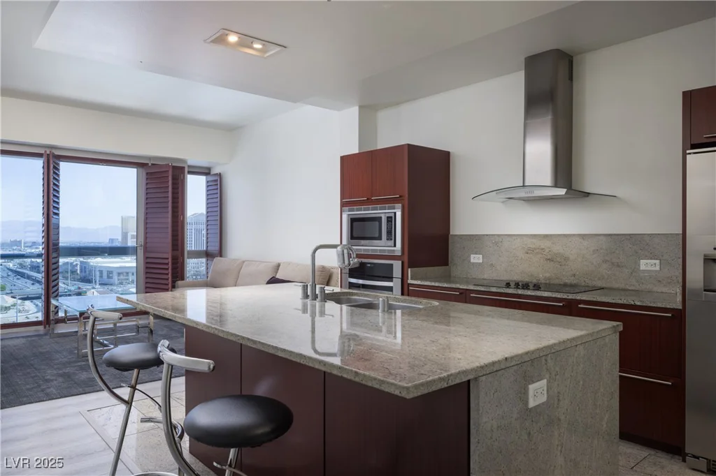 4471 Dean Martin, Las Vegas, NV 89103