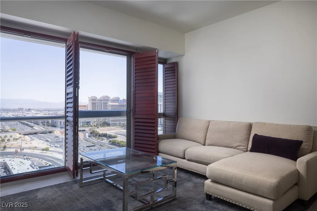 4471 Dean Martin, Las Vegas, NV 89103
