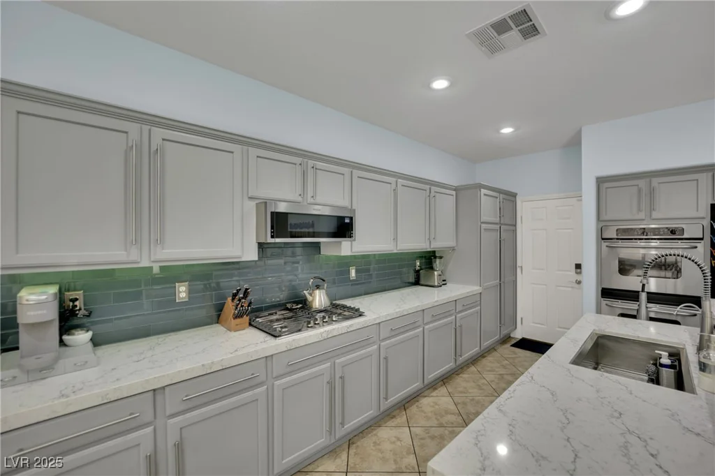10265 Wolves Den, Las Vegas, NV 89178