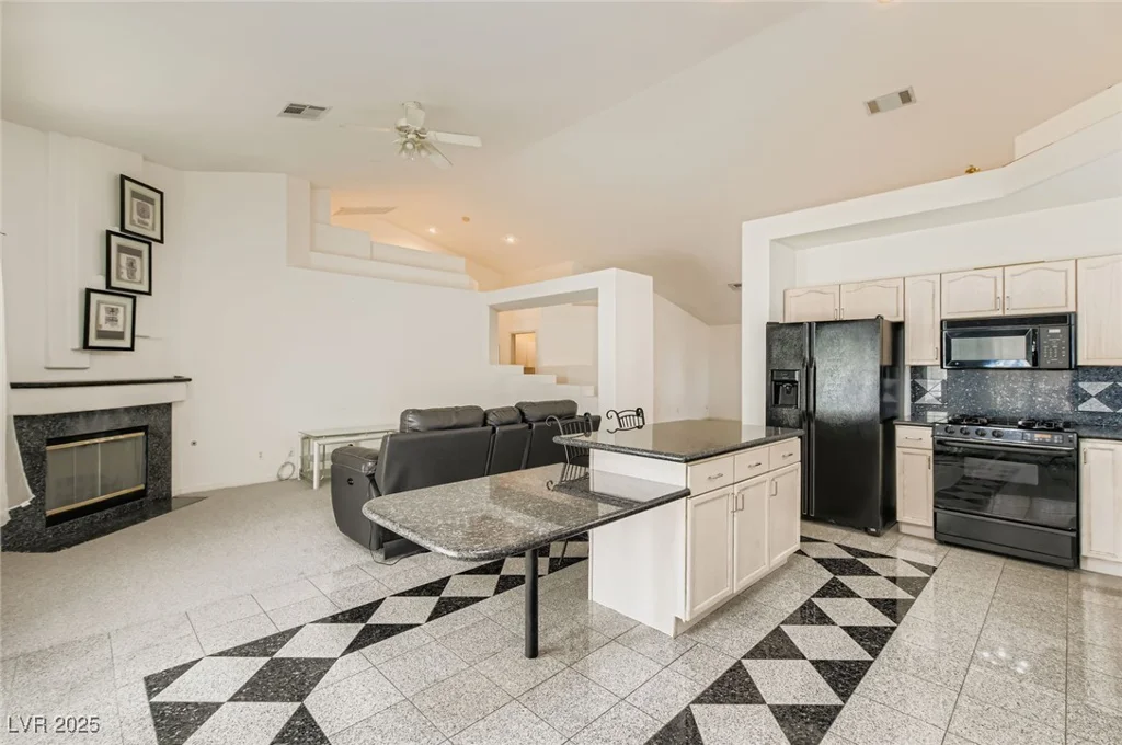 4723 Carefree, Las Vegas, NV 89122