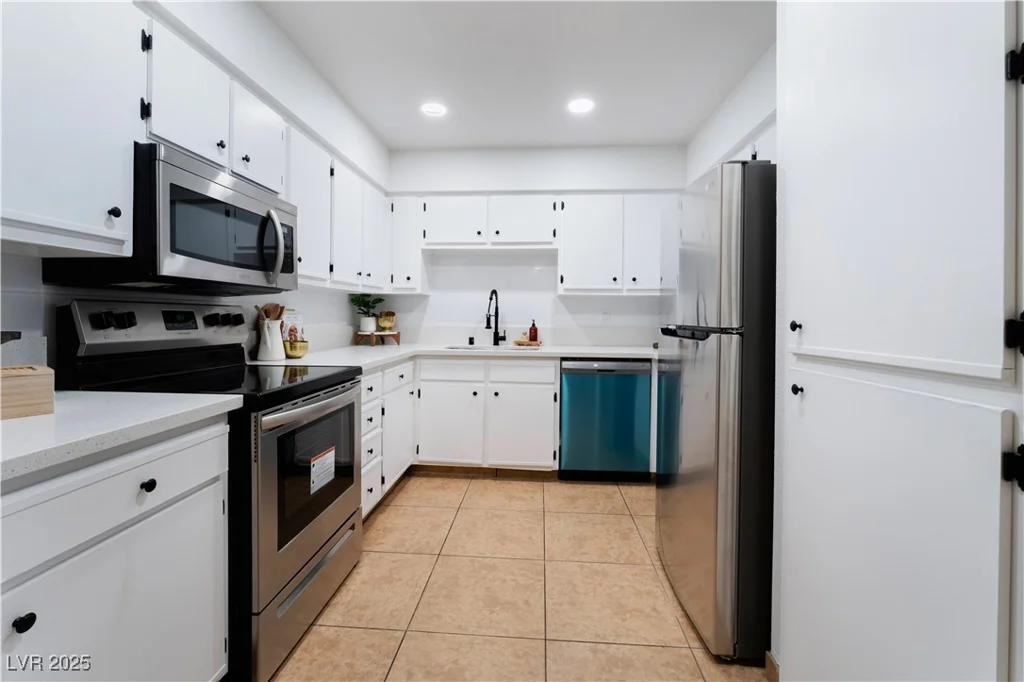 3151 Soaring Gulls, Las Vegas, NV 89128