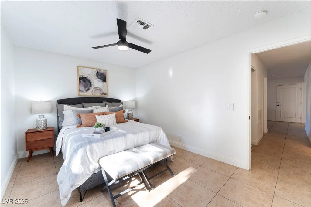 3151 Soaring Gulls, Las Vegas, NV 89128
