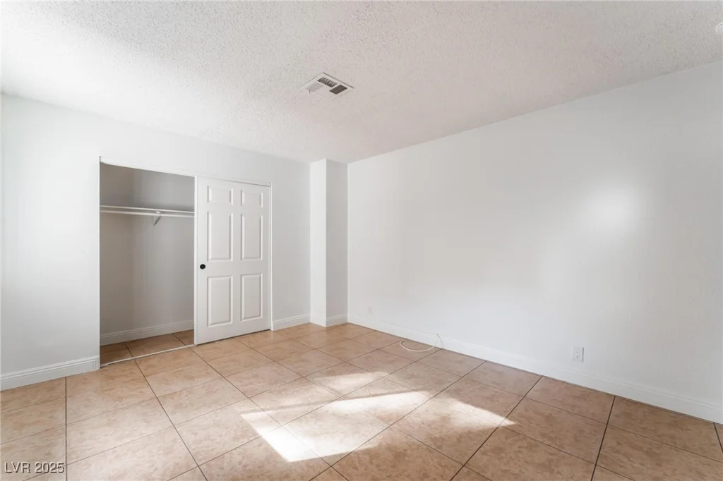3151 Soaring Gulls, Las Vegas, NV 89128