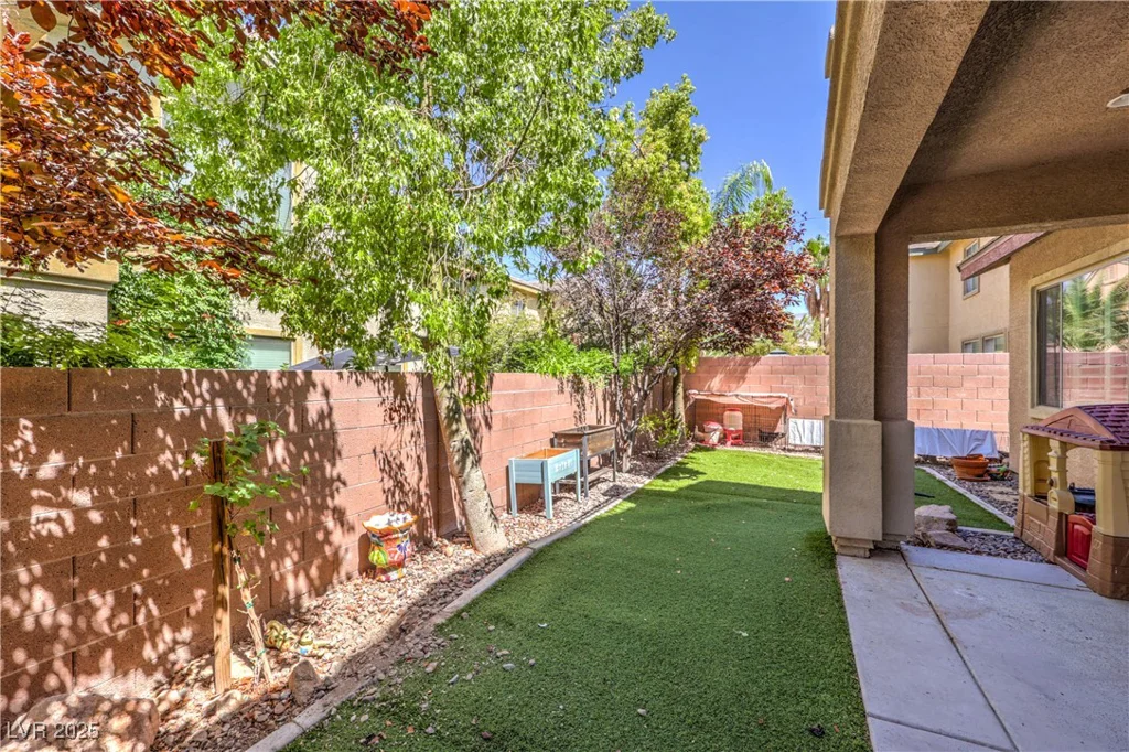 8225 Seven Falls, North Las Vegas, NV 89085