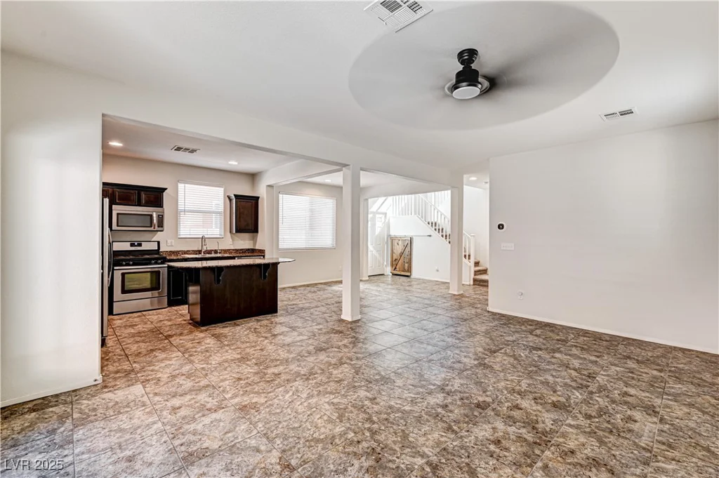 7623 Lone Shepherd, Las Vegas, NV 89166