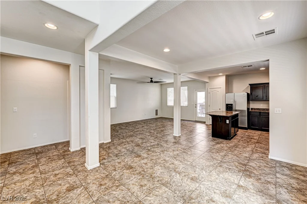 7623 Lone Shepherd, Las Vegas, NV 89166