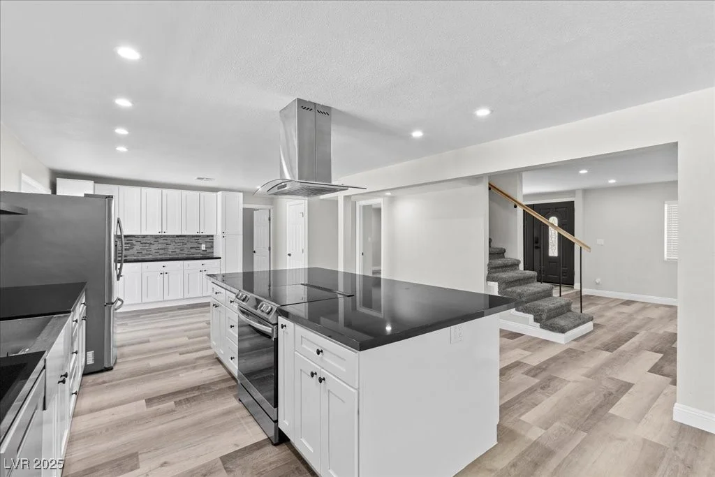 818 Lacy, Las Vegas, NV 89107