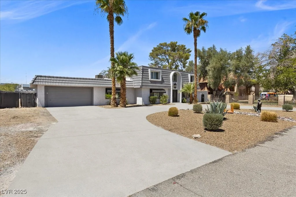 818 Lacy, Las Vegas, NV 89107