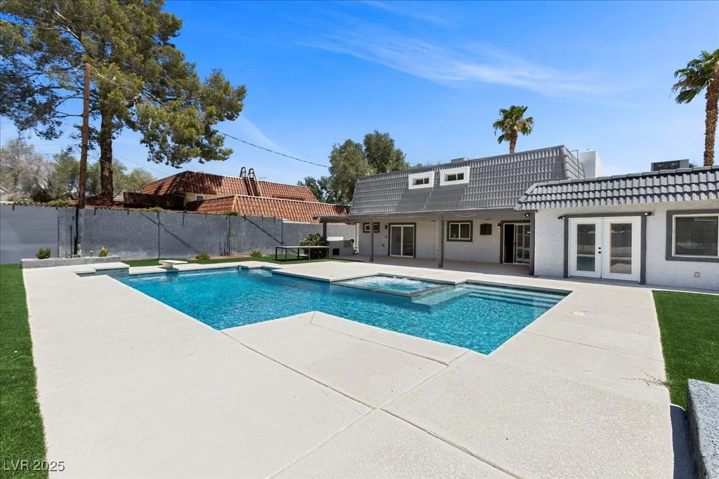 818 Lacy, Las Vegas, NV 89107