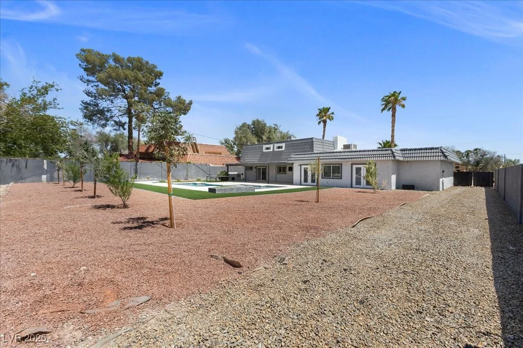 818 Lacy, Las Vegas, NV 89107