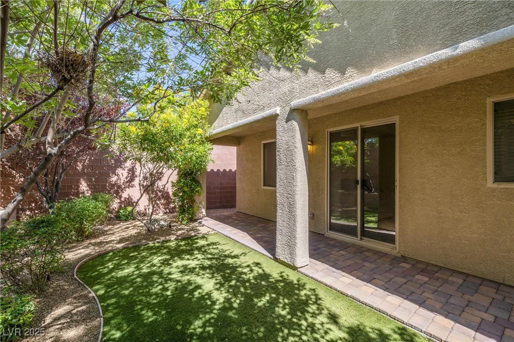 10623 College Hill, Las Vegas, NV 89166