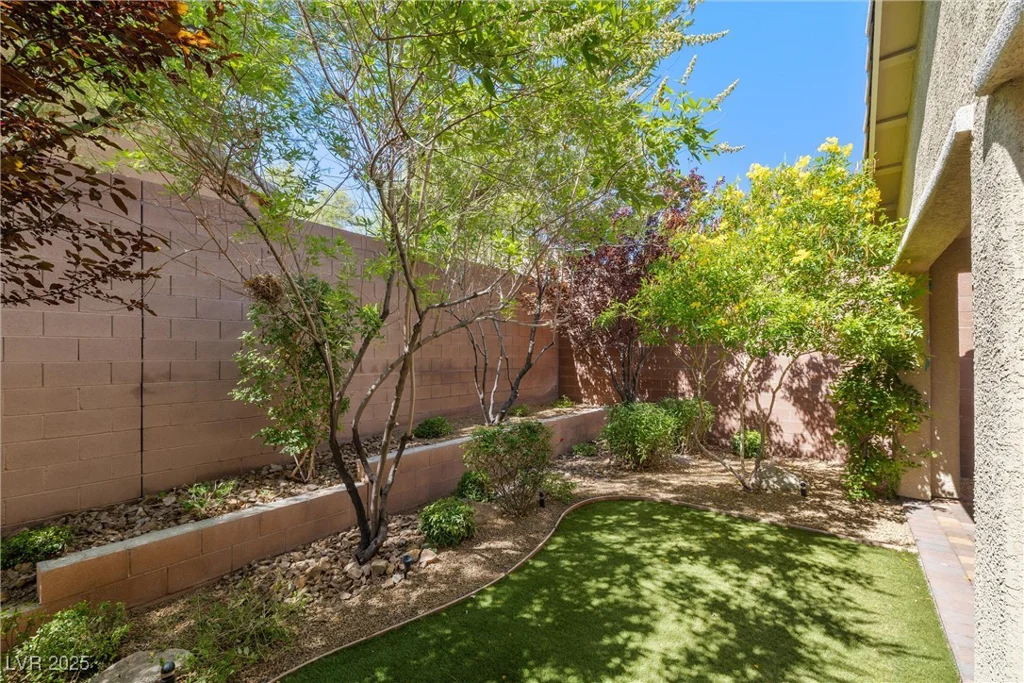10623 College Hill, Las Vegas, NV 89166