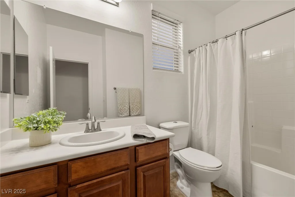 10623 College Hill, Las Vegas, NV 89166