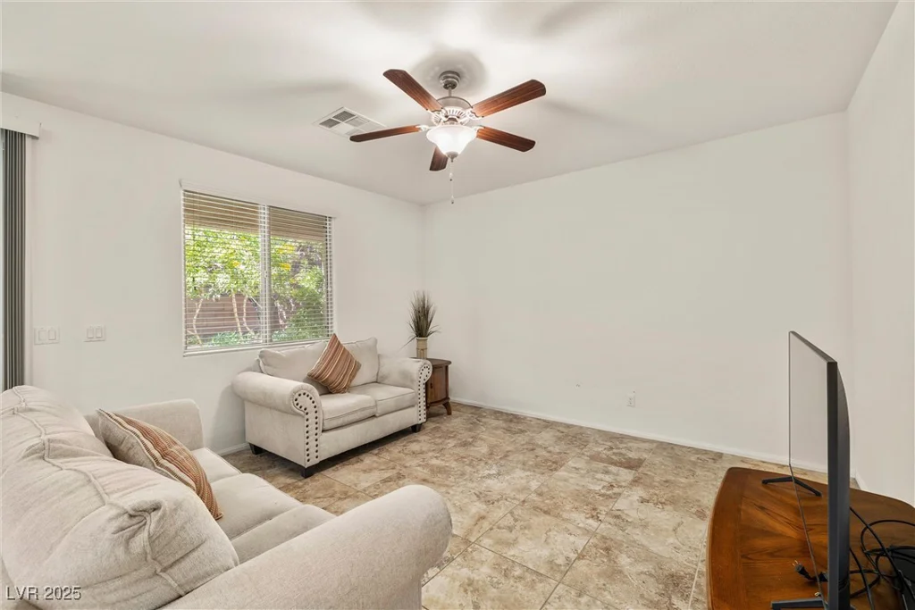10623 College Hill, Las Vegas, NV 89166