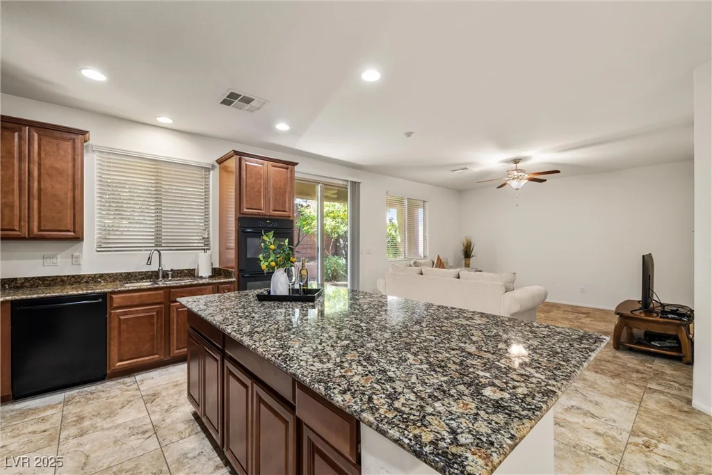 10623 College Hill, Las Vegas, NV 89166