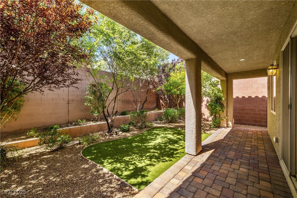 10623 College Hill, Las Vegas, NV 89166